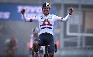 The best Pidcock of the season wins the Hulst CX World Cup, mechanics eliminate Van Aert