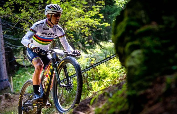 Nino Schurter começa 2022 com muito flow