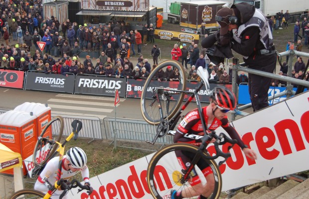 Favourites, times and how to watch the CX World Cup in Hoogerheide, the last race before the World Championships