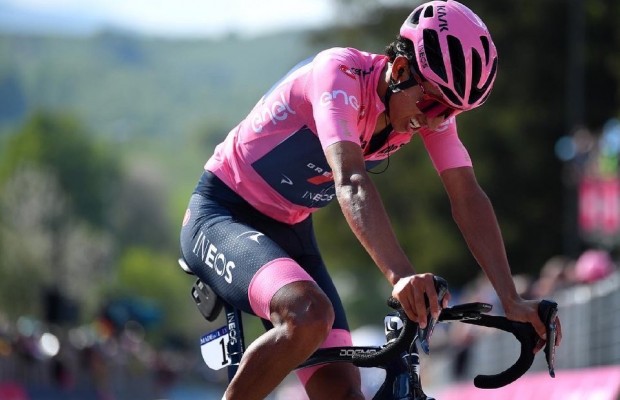 Egan Bernal, operado con éxito de la columna, el fémur y la rótula