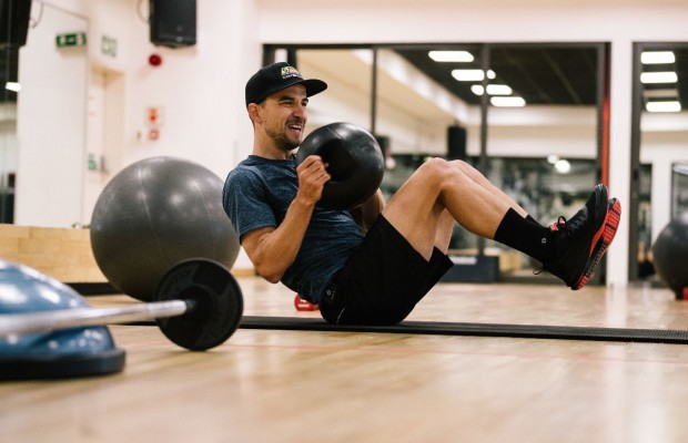 Nino Schurter explica sua rotina de exercícios na academia, você se atreve?
