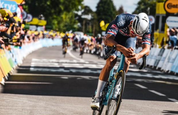 Van der Poel começa a pedalar: "A paciência é a chave"