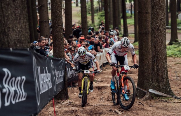 Quanto pesam os 10 melhores ciclistas de MTB e estrada?