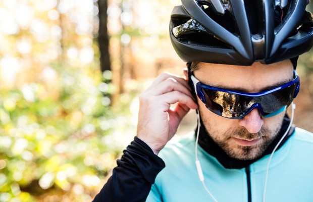 A música de alto ritmo permite que você aumente seu desempenho na bicicleta