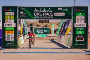 Seewald e Stosek vencem a primeira etapa e se tornam líderes da Andalucía Bike Race by GARMIN