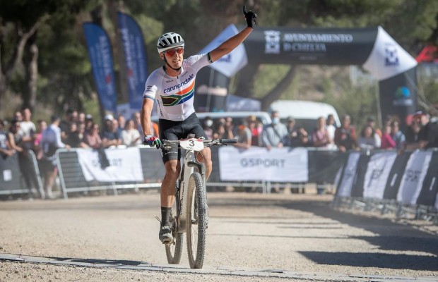 Hatherly surpreende e vence em Chelva diante de um grid de Copa do Mundo