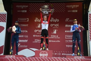 Podio Strade Bianche 2022 masculino