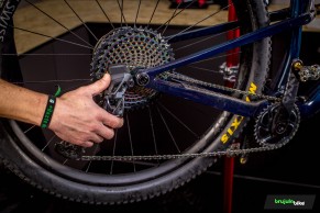 Cómo montar un SRAM AXS paso a paso