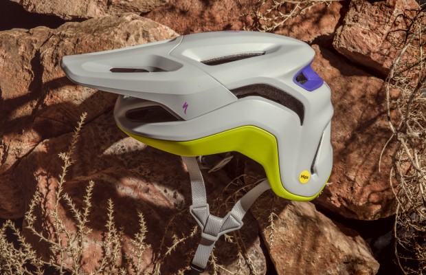 Novos capacetes Specialized Ambush 2 e Camber