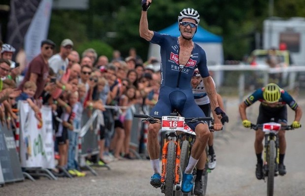 Sam Gaze precisa passar por cirurgia e perderá o início da Copa do Mundo de XCO