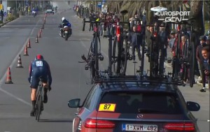 Elia Viviani bicis coche contrarreloj