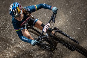 Nino Schurter and Kate Courntey renew with SCOTT-SRAM MTB Racing until 2024