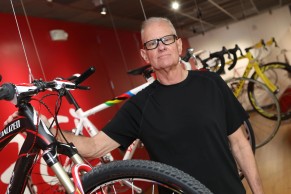 Mike Sinyard deja de ser CEO de Specialized