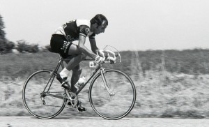 Fausto Bertoglio con una bici Pinarello