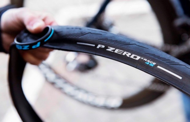 Pirelli P ZERO RACE 4S, o novo pneu para quatro estações e o primeiro Made in Italy