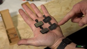 Cómo cambiar las pastillas de freno vídeo 3 reemplazo