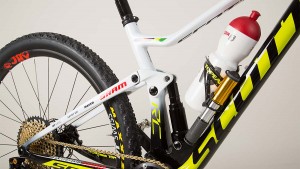 Como carregar mais coisas em uma bicicleta sem usar uma mochila ou pochete