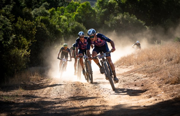 Vídeo com o melhor da espetacular etapa final do Cape Epic 2022