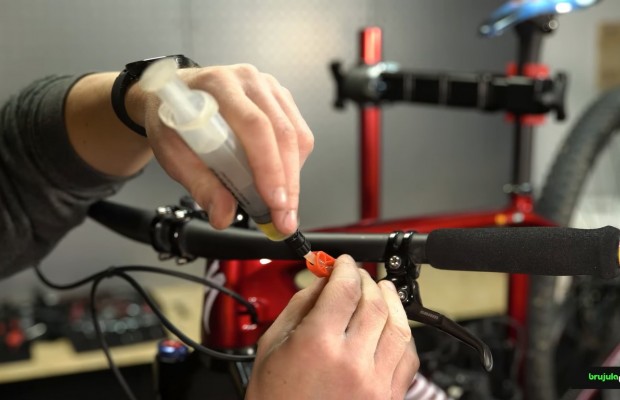 Como sangrar freios SRAM