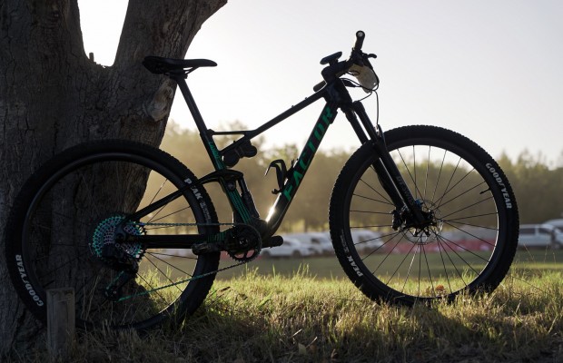 The road brand FACTOR makes its debut in MTB with its first two models