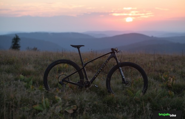 Nova Rockrider Race 900 Team: pronta para voar