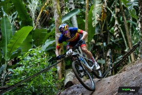 Nino Schurter wins and makes history in Brazil