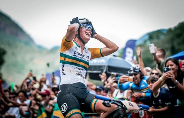 Rebecca McConnell vence a Copa do Mundo de Petrópolis