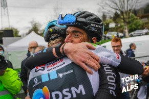 Golpe de mano de Bardet para llevarse el Tour de los Alpes 2022