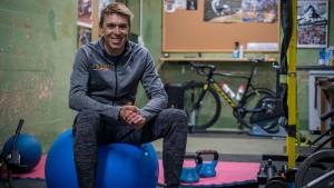Andri Frischknecht comparte su rutina y material de entrenamiento indoor