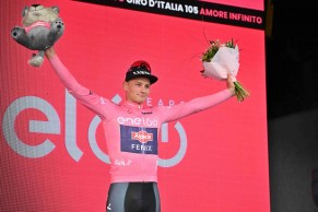 Talento de Van der Poel vence primeira etapa do Giro e veste a camisa rosa