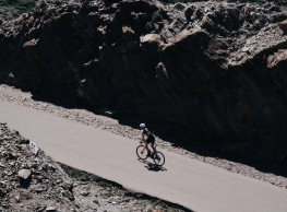 Zara presenta una colección de ropa de ciclismo para gravel