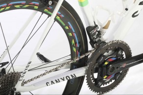 Así luce la Canyon Ultimate CF SLX de Valverde con los colores de Campeón del Mundo