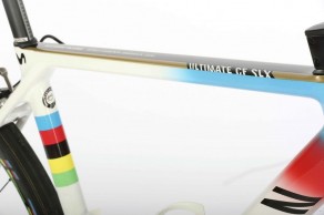 Así luce la Canyon Ultimate CF SLX de Valverde con los colores de Campeón del Mundo