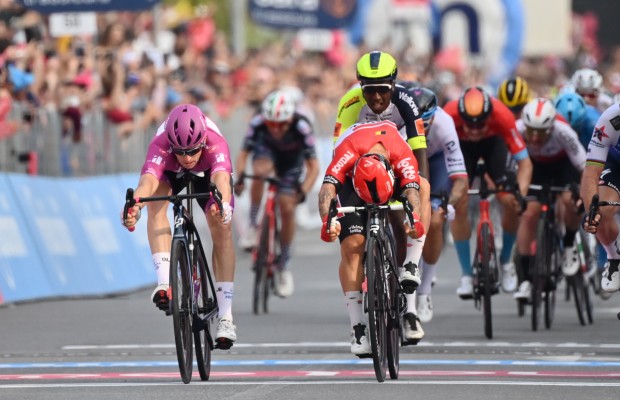 Arnaud Démare soma sua segunda etapa consecutiva no Giro