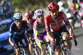 A inteligência de De Gendt vence a força de Van der Poel no Giro