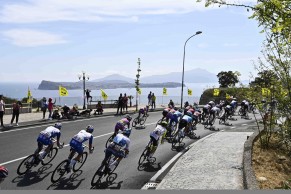 A inteligência de De Gendt vence a força de Van der Poel no Giro