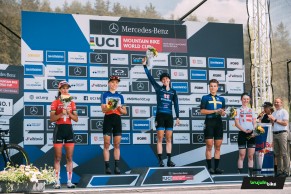 Espetáculo de Bec McConnel para vencer a Copa do Mundo XCO Nove Mesto