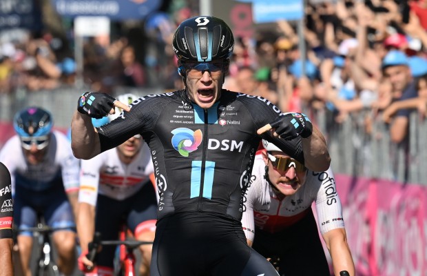 Alberto Dainese consigue la primera victoria italiana del Giro