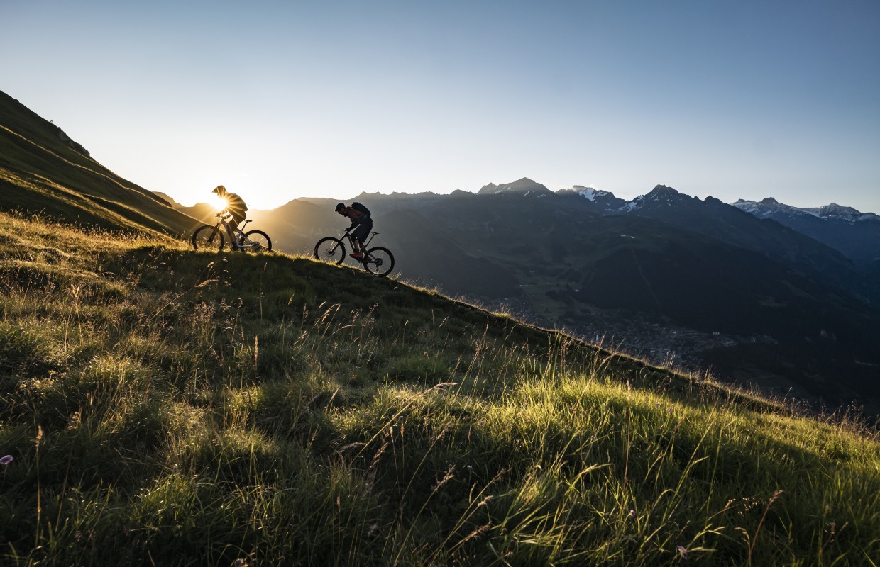 SCOTT jumps to the next level with SCOTT Travel, a travel platform for ...