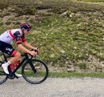 Pogacar se deja ver con un nuevo prototipo de Colnago