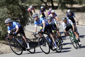 La UCI intenta solucionar el problema con los equipos rusos