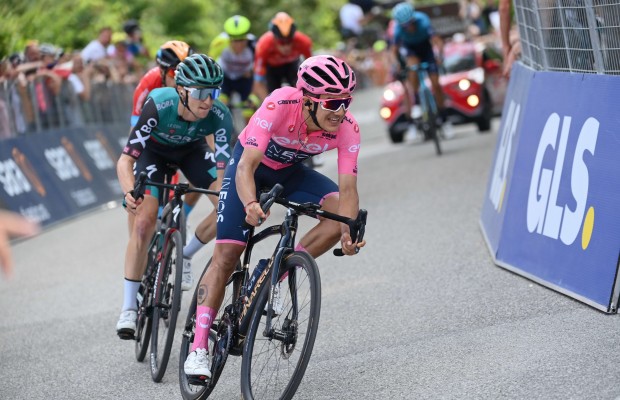 Os favoritos adiam a resolução do Giro d'Italia para a Marmolada