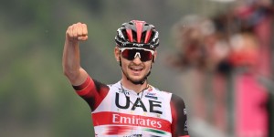Jay Hindey dá a volta no Giro d'Italia em 3 quilômetros