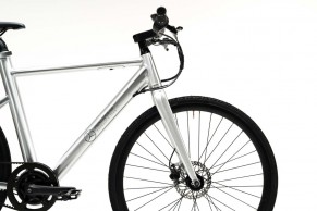 Esta nova eBike da Mercedes tem motor duplo, tração total e tela integrada no guidão