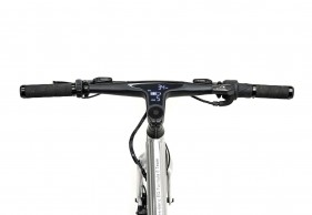 Esta nova eBike da Mercedes tem motor duplo, tração total e tela integrada no guidão