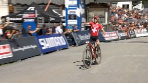 Fluckiger wins another epic battle against Nino Schurter in the Leogang World Cup