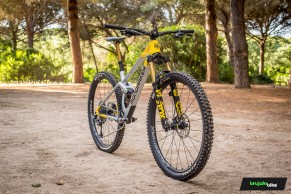 Probamos la Mondraker Raze Carbon RR: pura tentación