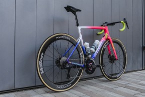Así son las Cannondale diseñadas por Palace Skateboards y Rapha para el Tour de Francia 2022
