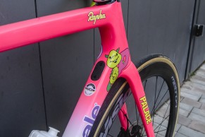 Así son las Cannondale diseñadas por Palace Skateboards y Rapha para el Tour de Francia 2022