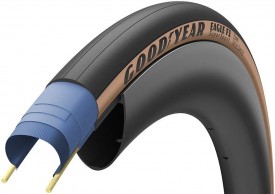 5 neumáticos de carretera perfectos para verano